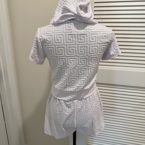 2 piece White Hooded short set with Gold Accents - Picture 5 of 11